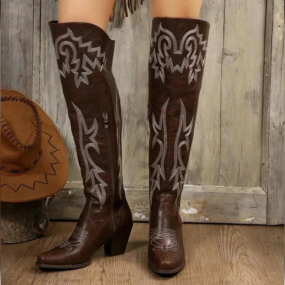 . Shoes - Women's Fashionable Embroidery Detail Outdoor Riding Boots, Western Style, Autum